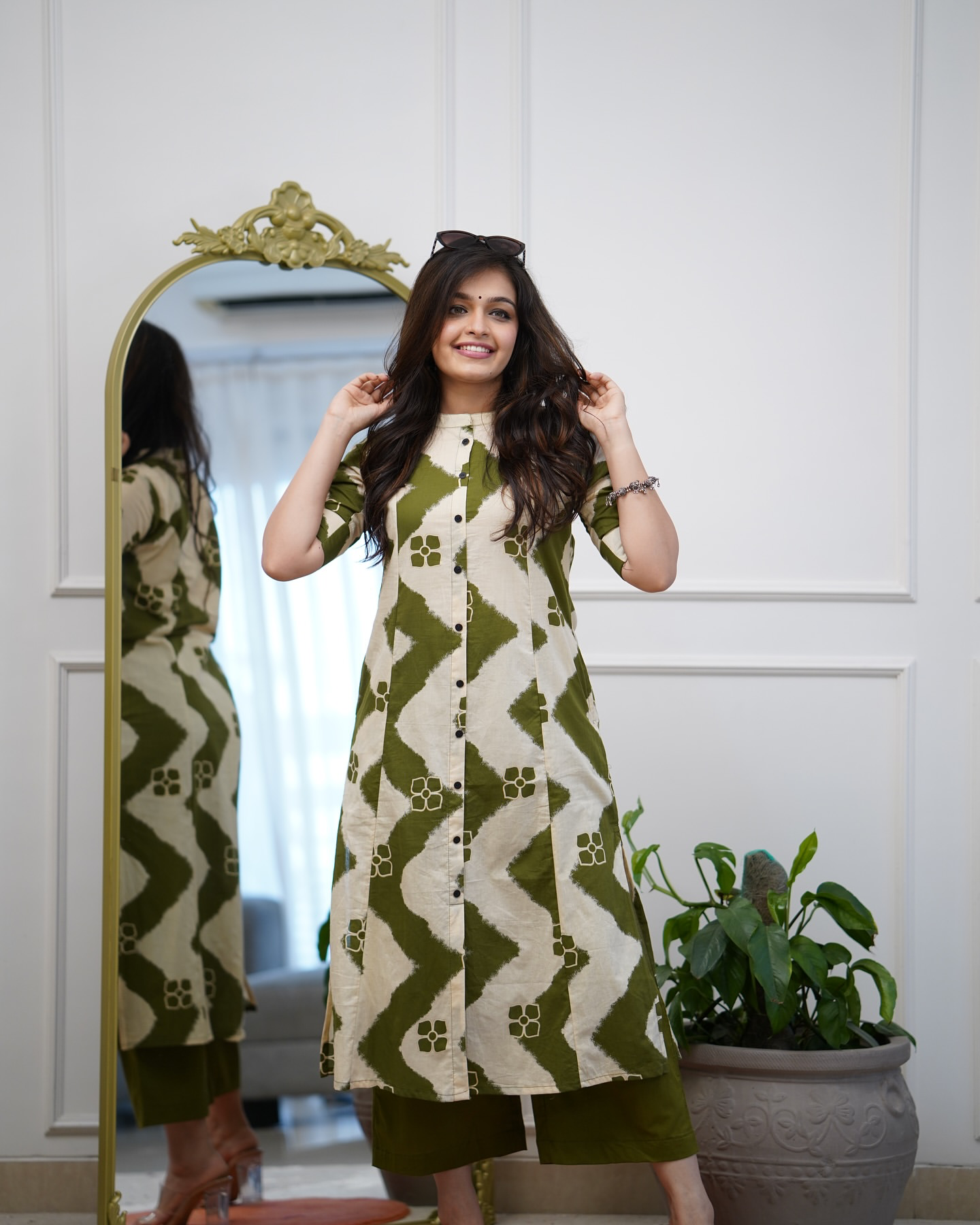 sleeves less s sdfsdfs sf